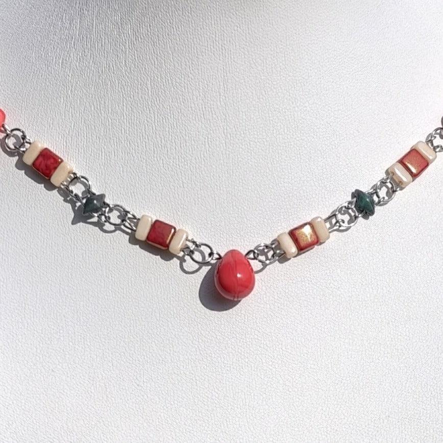 Red & Green Viscountess Necklace Novyra